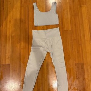 SET Active Light Gray Leggings and Crop Top Set